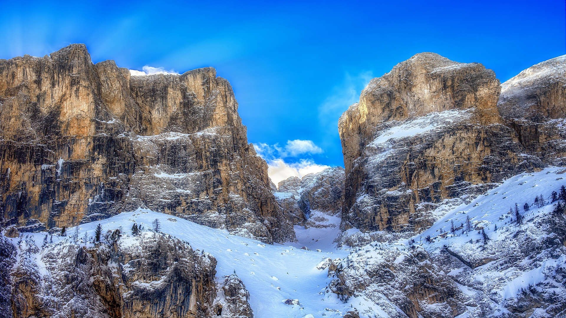 九游网页版入口-尤文图斯回归三中卫阵型保持防守稳定,尤文图斯中卫组合